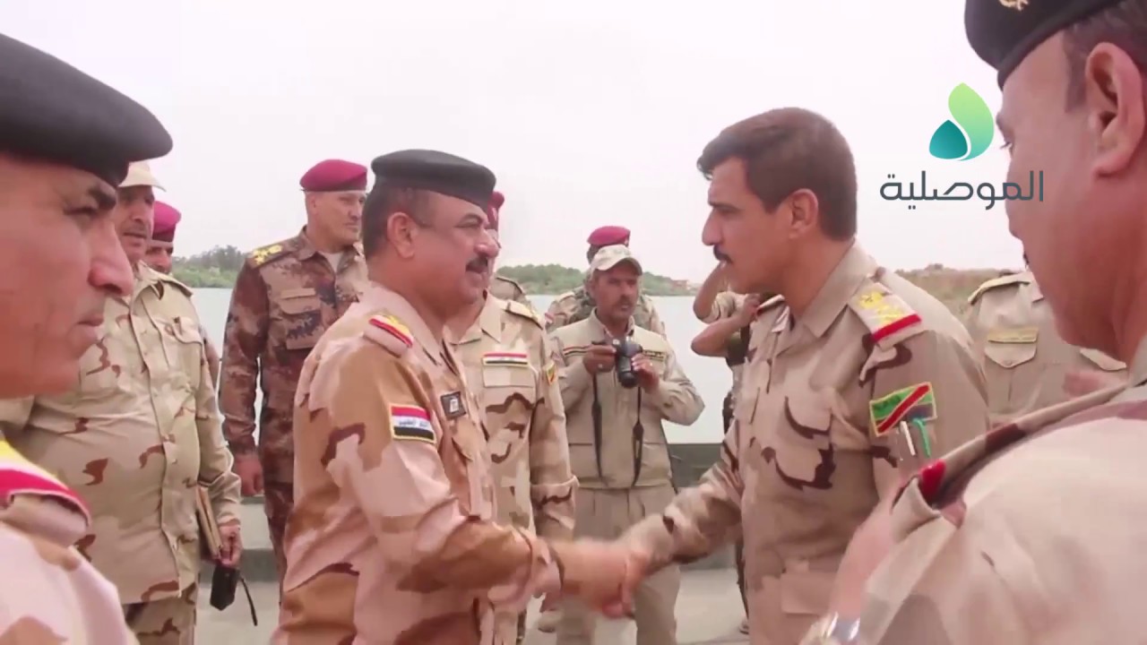 يارالله وعدد من القادة العسكريين يتفقدون جسر النصر العائم للوقوف على جاهزيته في نقل القطعات