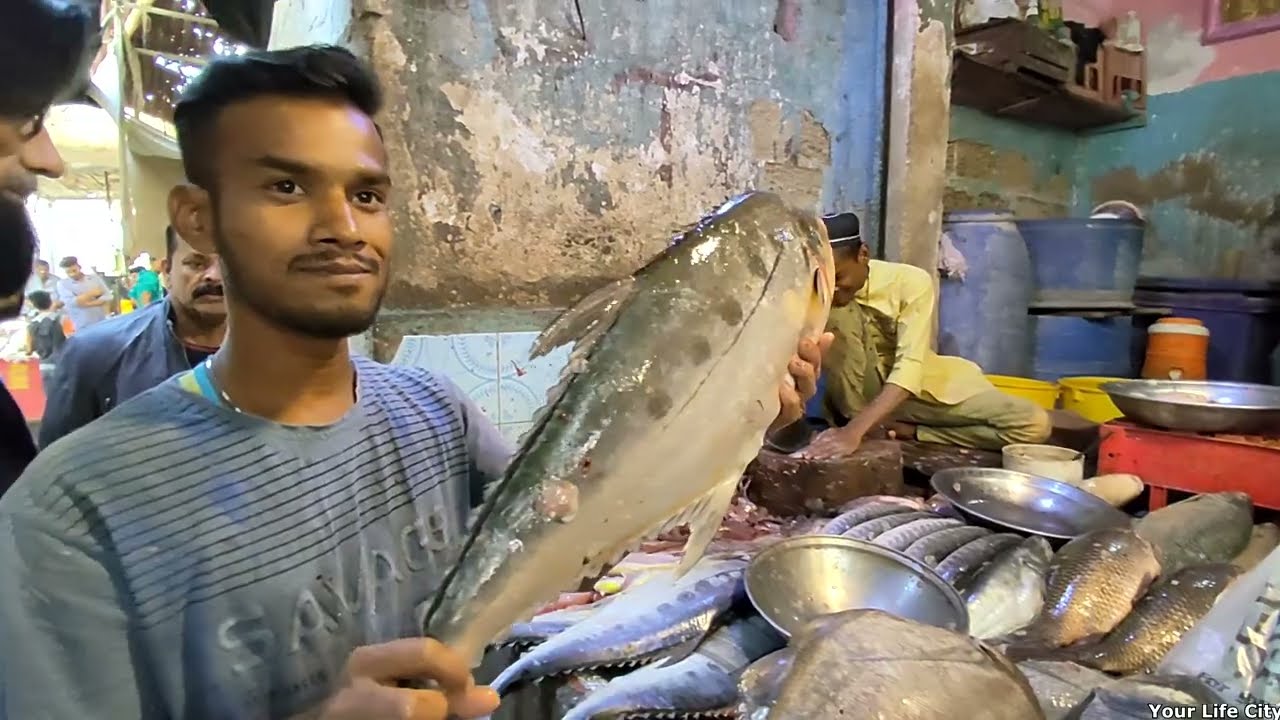 Sasta Machli Bazar - Buffer Zone Bangali Para  Fish Market Tour Karachi