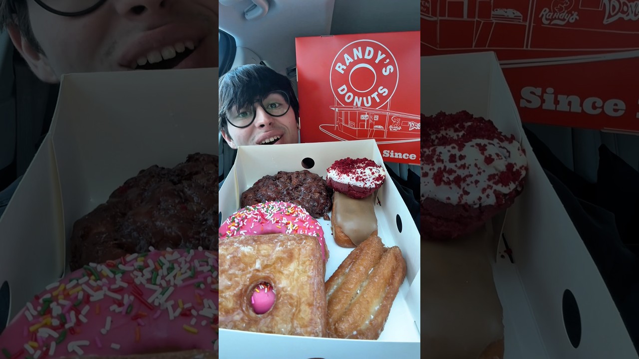 RANDYS DONUTS 🍩🤯 #foodie #explore #donuts #shorts #foodlover #explorepage