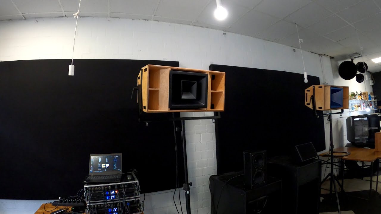 Horner Audio hat jede Menge Lautsprecher mitgebracht - Auftrag Sound!