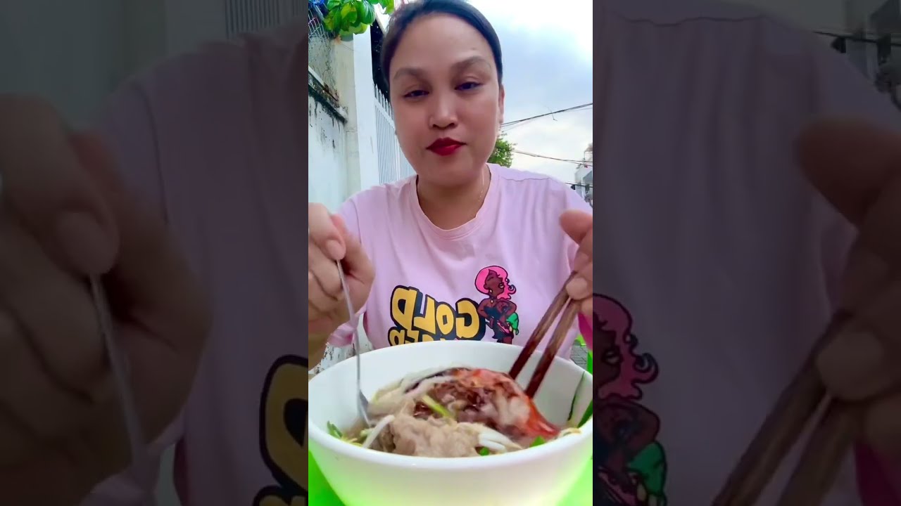 Hu tiếu gỏ ở xóm nên là ăn ớt tẹt ga luôn #food #tamtruong #mukbang #vũngtàu 