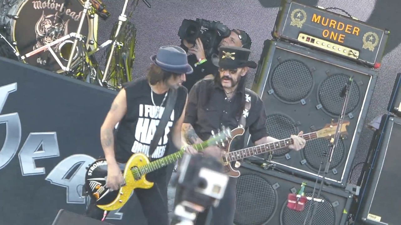 Motorhead - Overkill - Pyramid Stage - Glastonbury Festival 2015 (new song: Overspades)