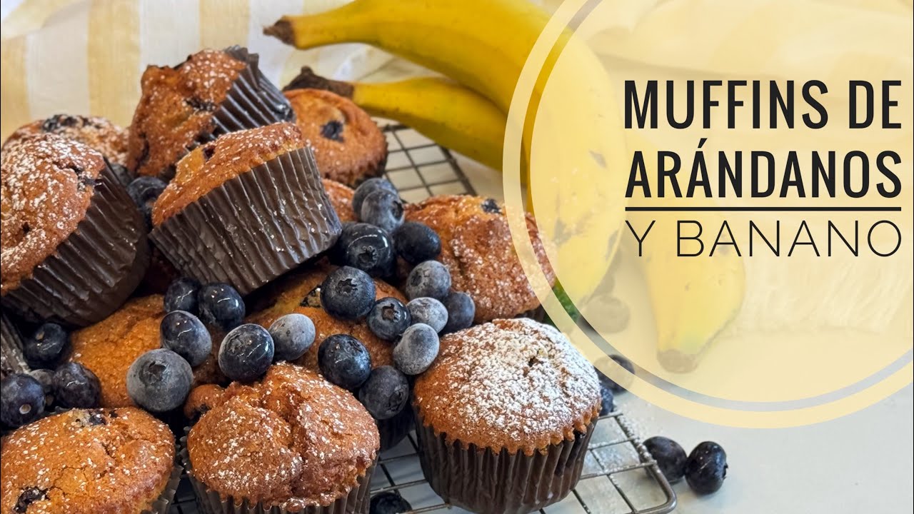 MUFFINS DE AR&Aacute;NDONOS Y BANANO
