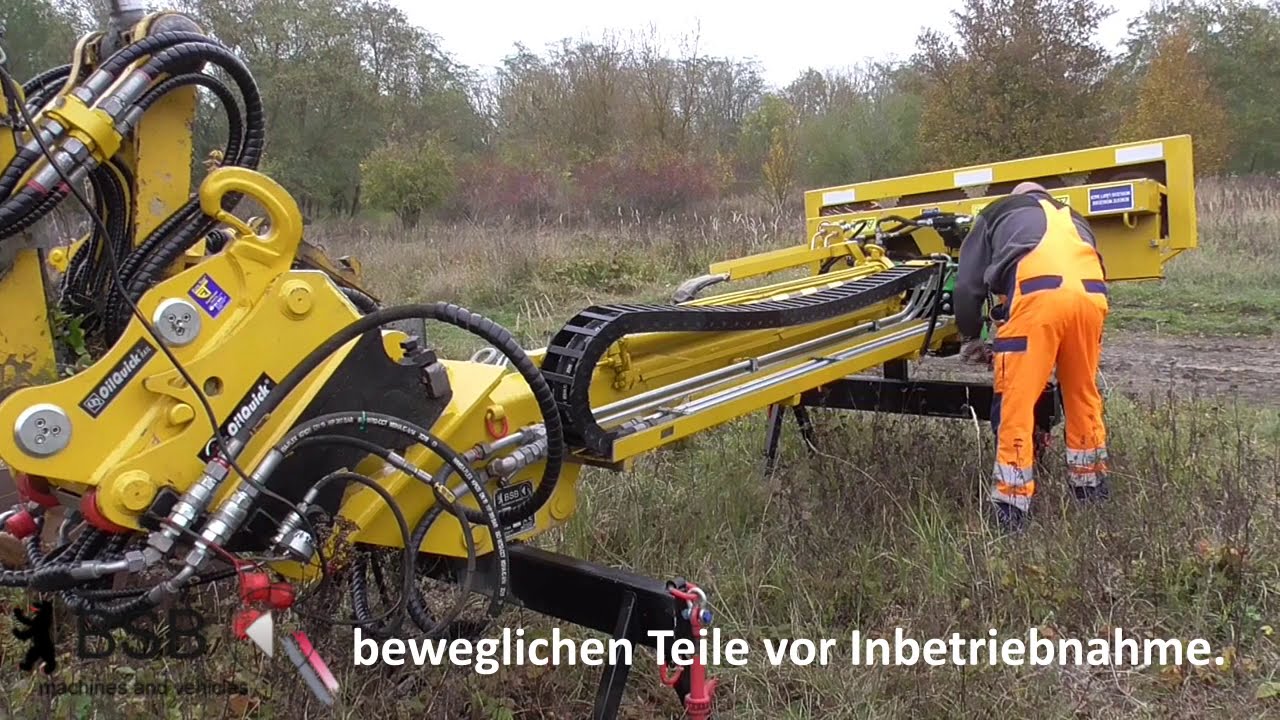 4-fach Säge mit Baggerarmverlängerung am Zweiwegebagger
