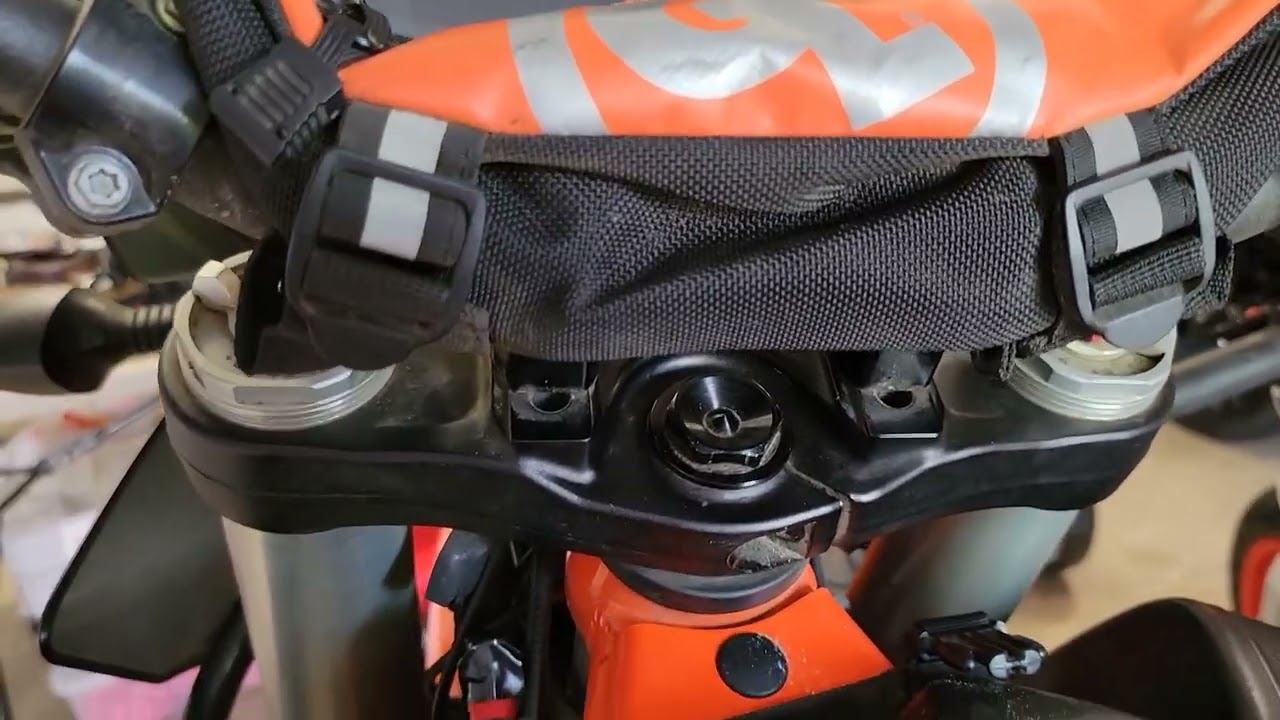 KTM 790/890 Adventure R:  How To Tighten Up Your Headset To Get Rid of the Slop!