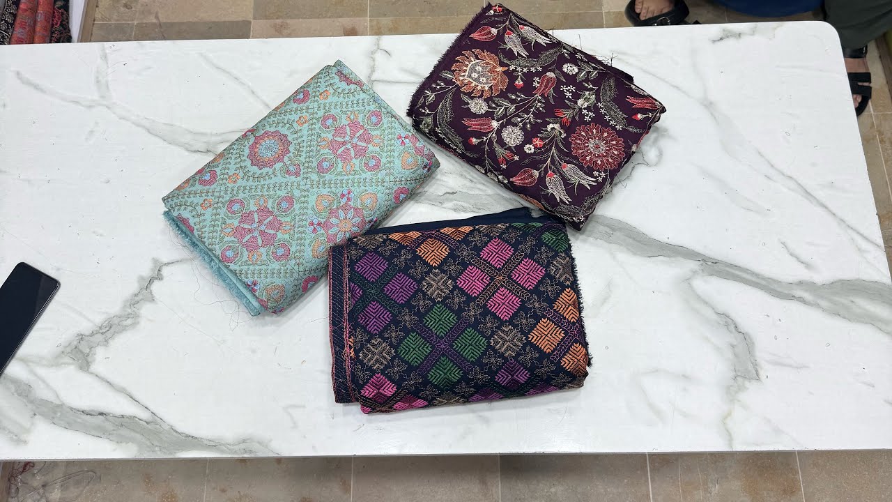 💖Sale💖Sale 💖Winter Karandi Shawls with embroidered suits 💖