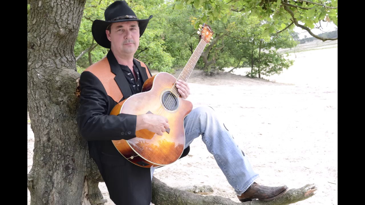John McCray sings cover Faron Young - It's Four in the morning