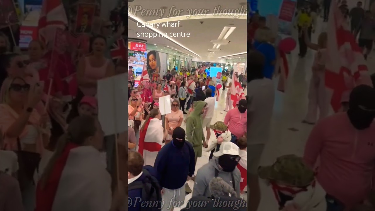 Canary Wharf protest reaches shopping centre