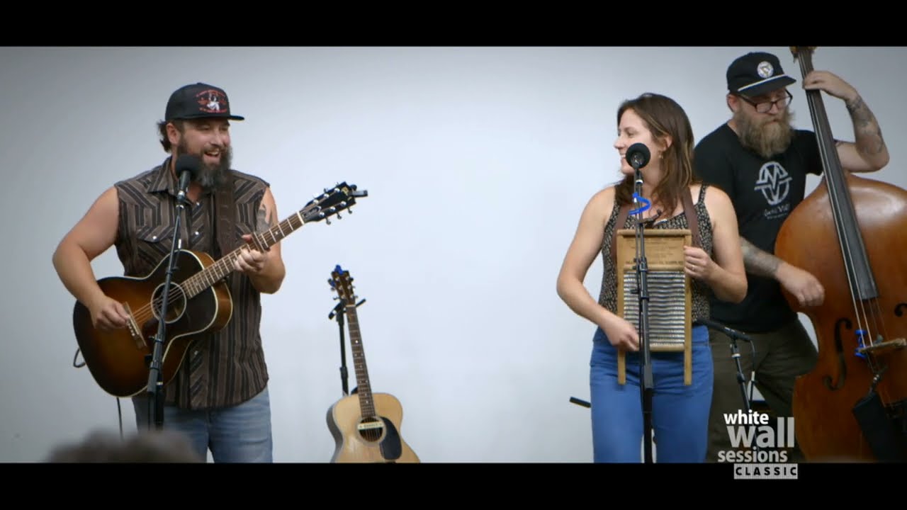 WWSC S10 - Instant Classic Laney Lou & The Bird Dogs  