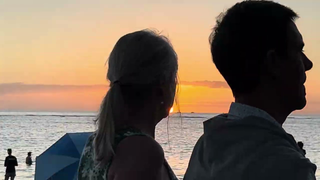 Honolulu Sunset at Fort DeRussy Beach  Calm Waves & Golden Hour Relaxation
