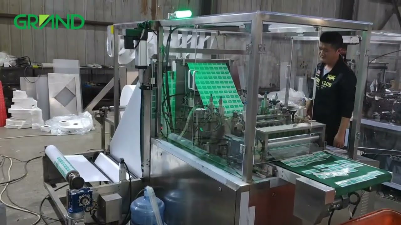 High Speed Wet Wipes Cleansing Packing Alcohol Pad Making Machine