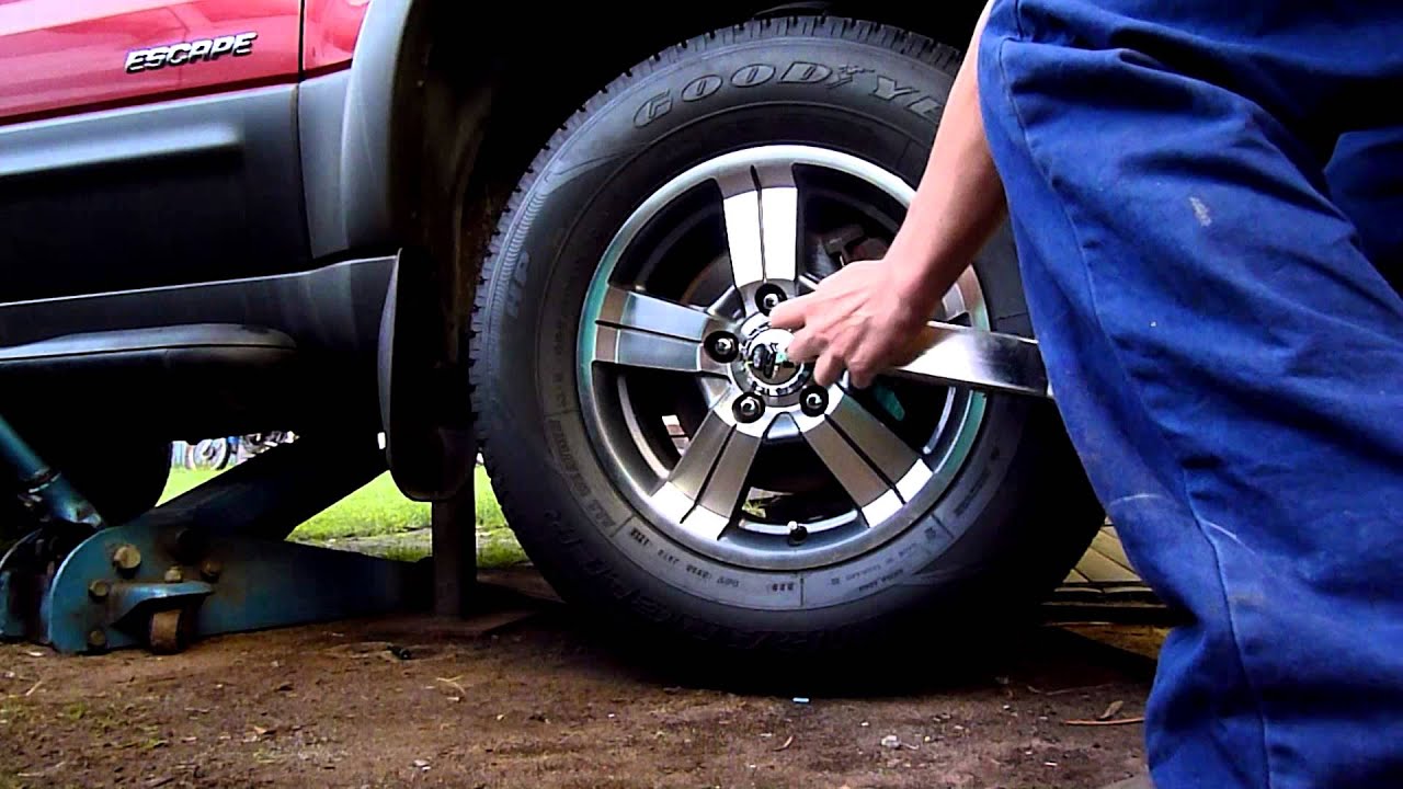 Viki the 2001 Ford Escape Oil Leak Fix Pt1 Leadup to pan removal