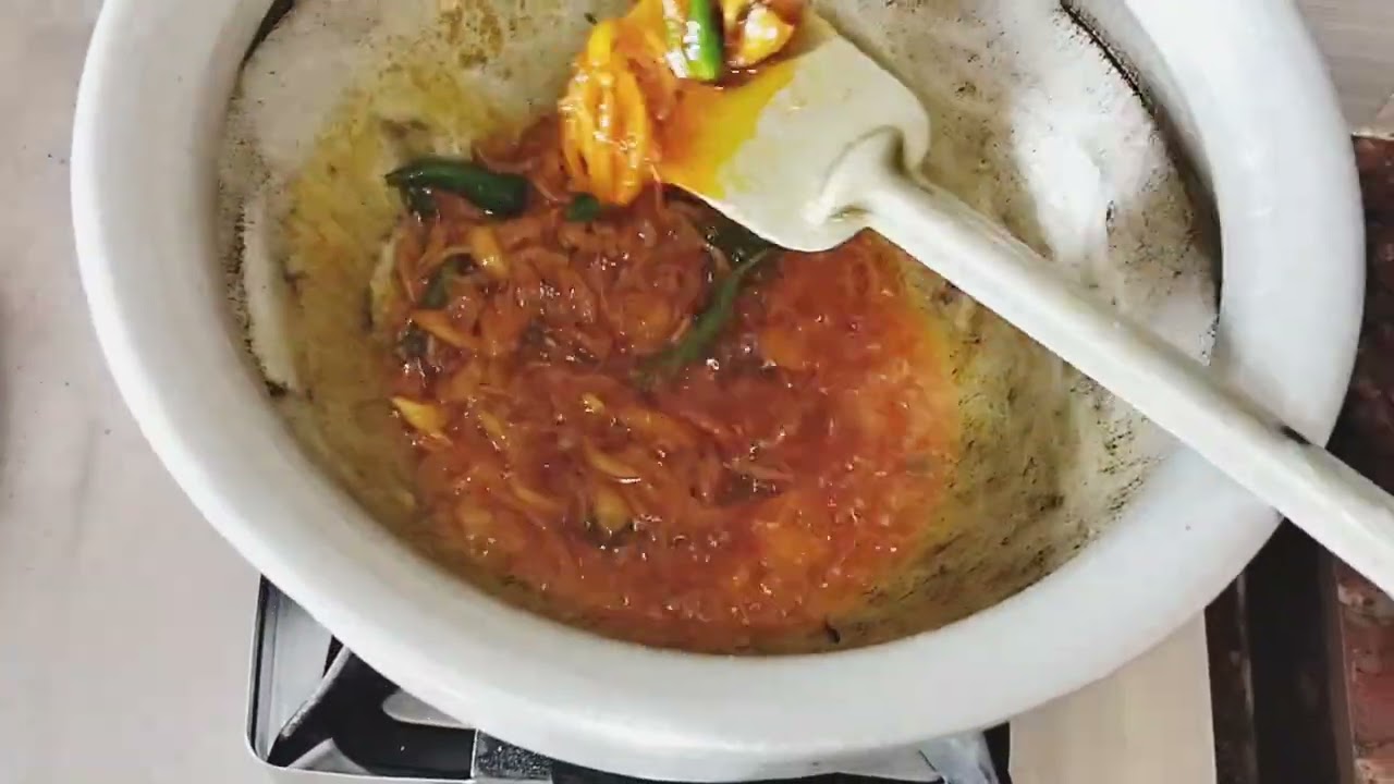 চলে আসলাম আপনাদের মাঝে।।।। হঠাৎ করেই চুলাটা নষ্ট হয়ে গেল 😇😇