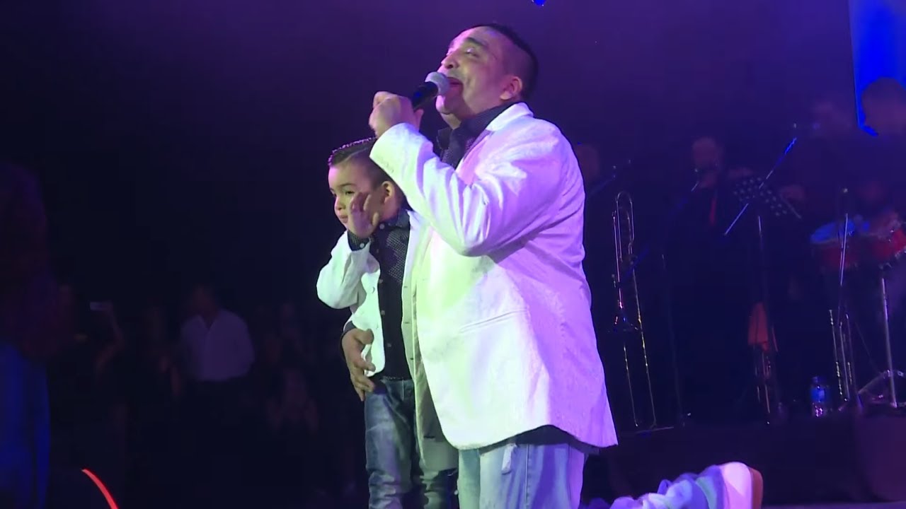 La Nueva Luna - Como fui a enamorarme de ti  │ Luna Park EN VIVO