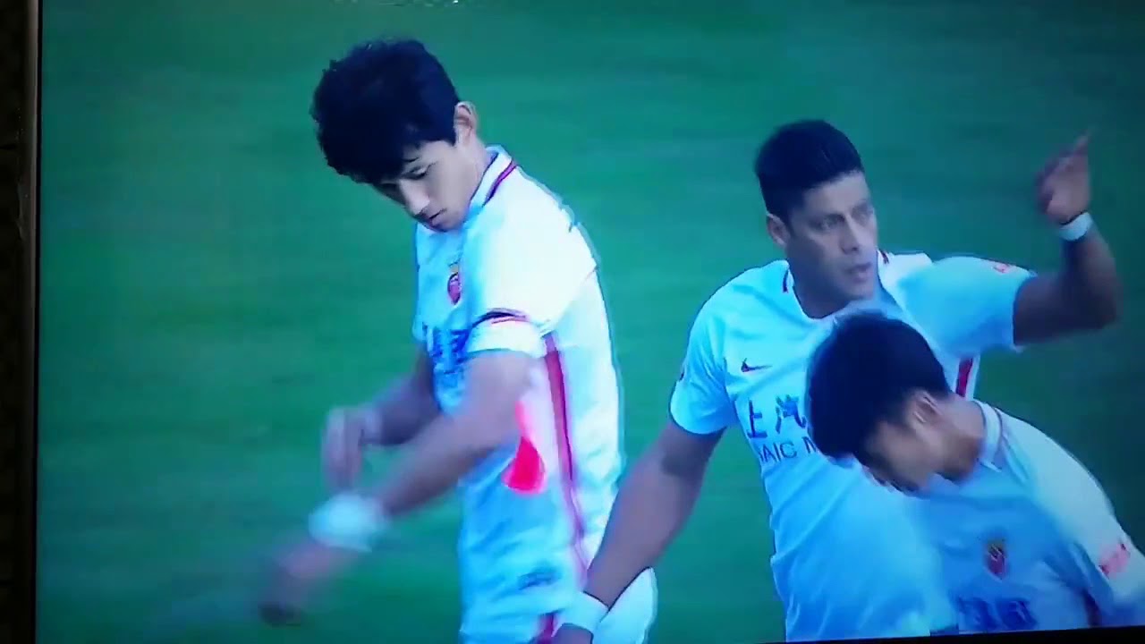 Hulk Amazing Free kick vs Henan Jianye   Henan Jianye