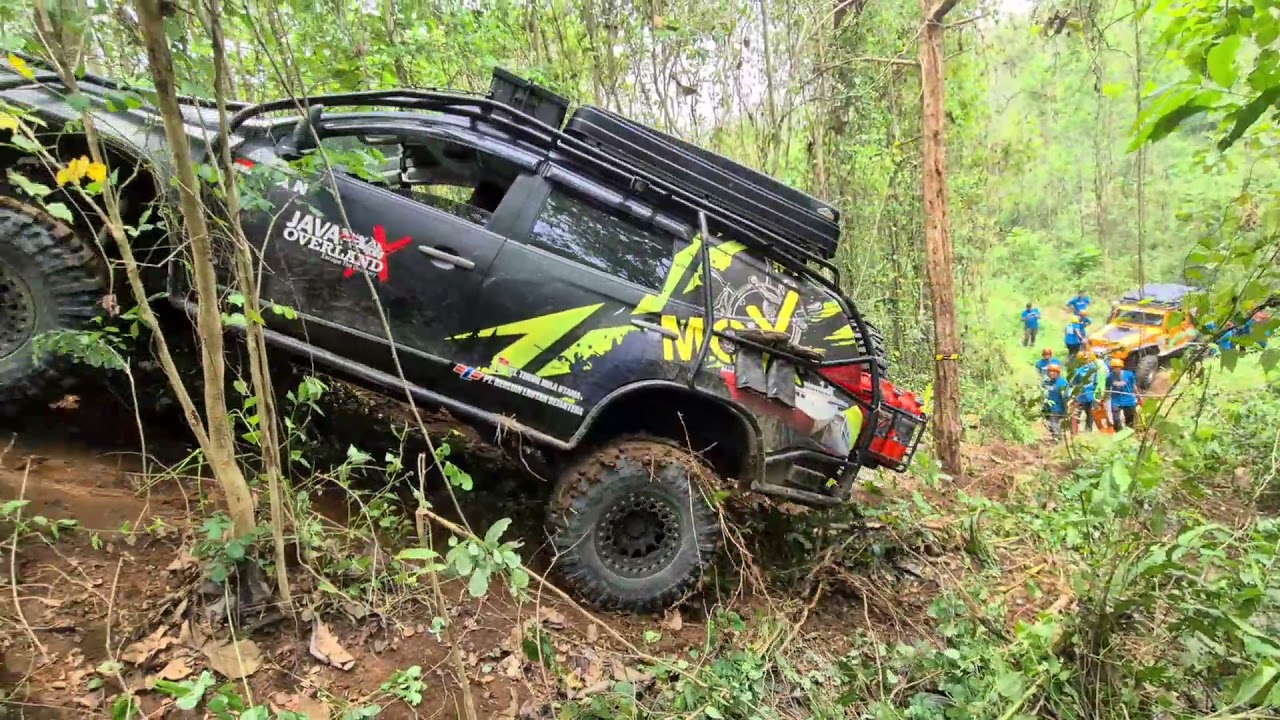 PAJERO SPORT MENCOBA TANJAKAN ANGKER DI JOX 2021