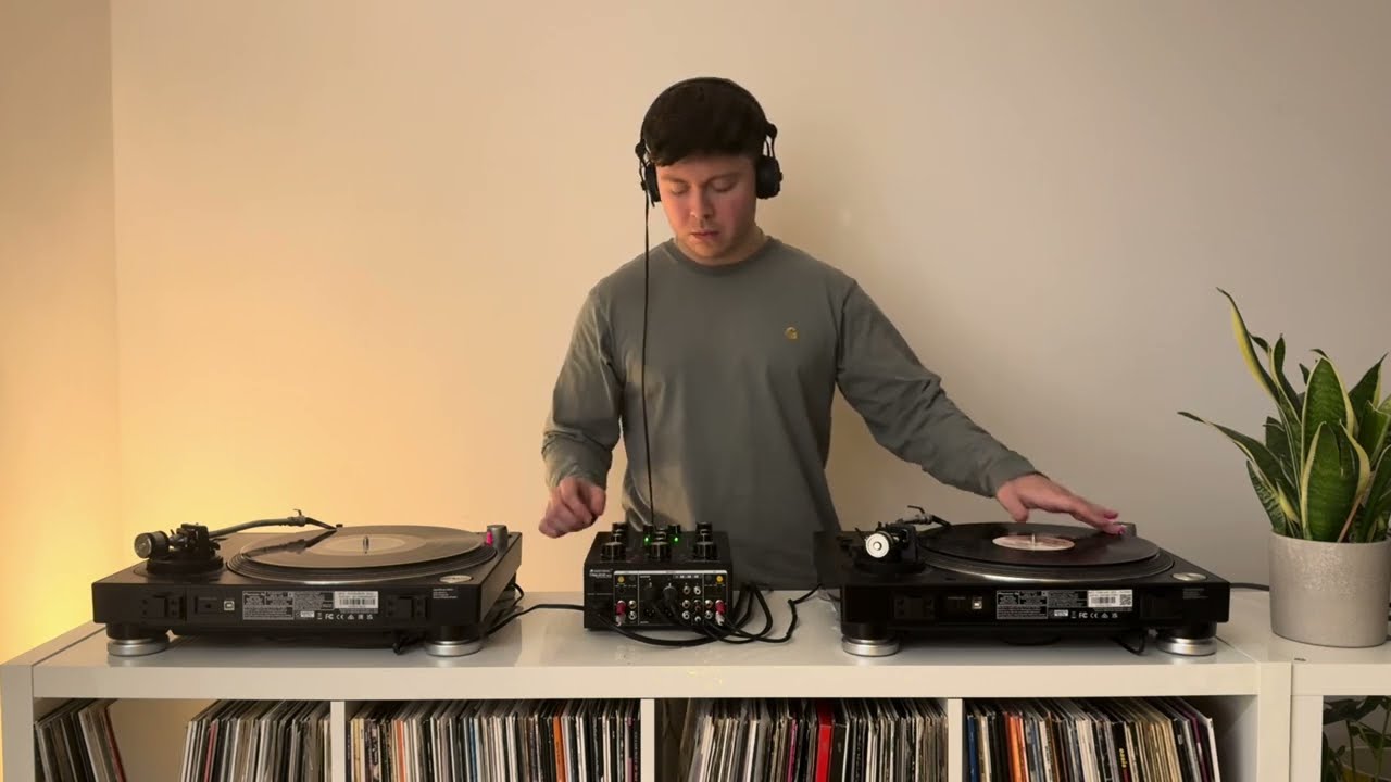 Vinyl Mix: 90s Underground House & Garage (Omnitronic TRM-202)