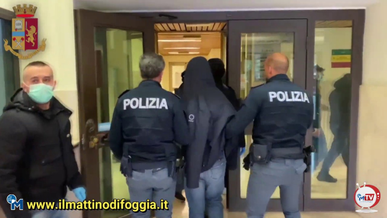Scovati i capibastone della mafia garganica, la Polizia cerca i fiancheggiatori