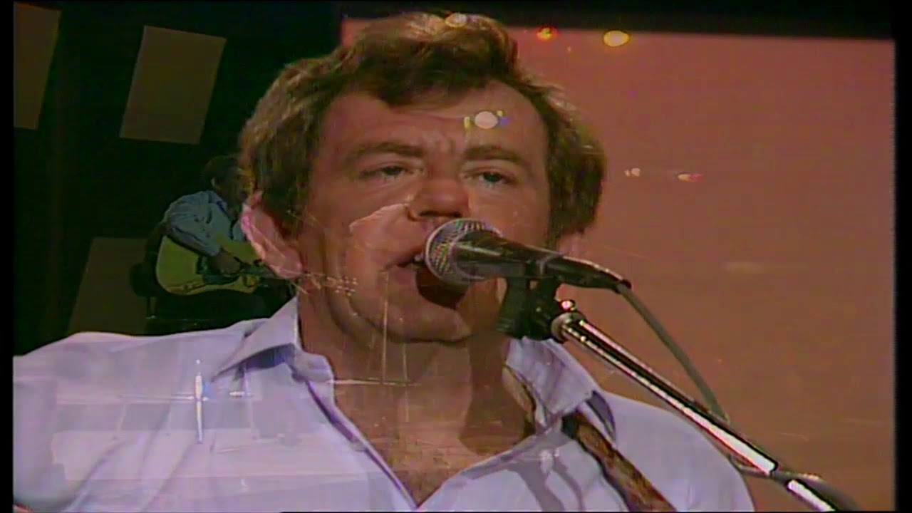 Paddy Reilly - Peggy Gordon (Live at the National Stadium, Dublin, 1983)