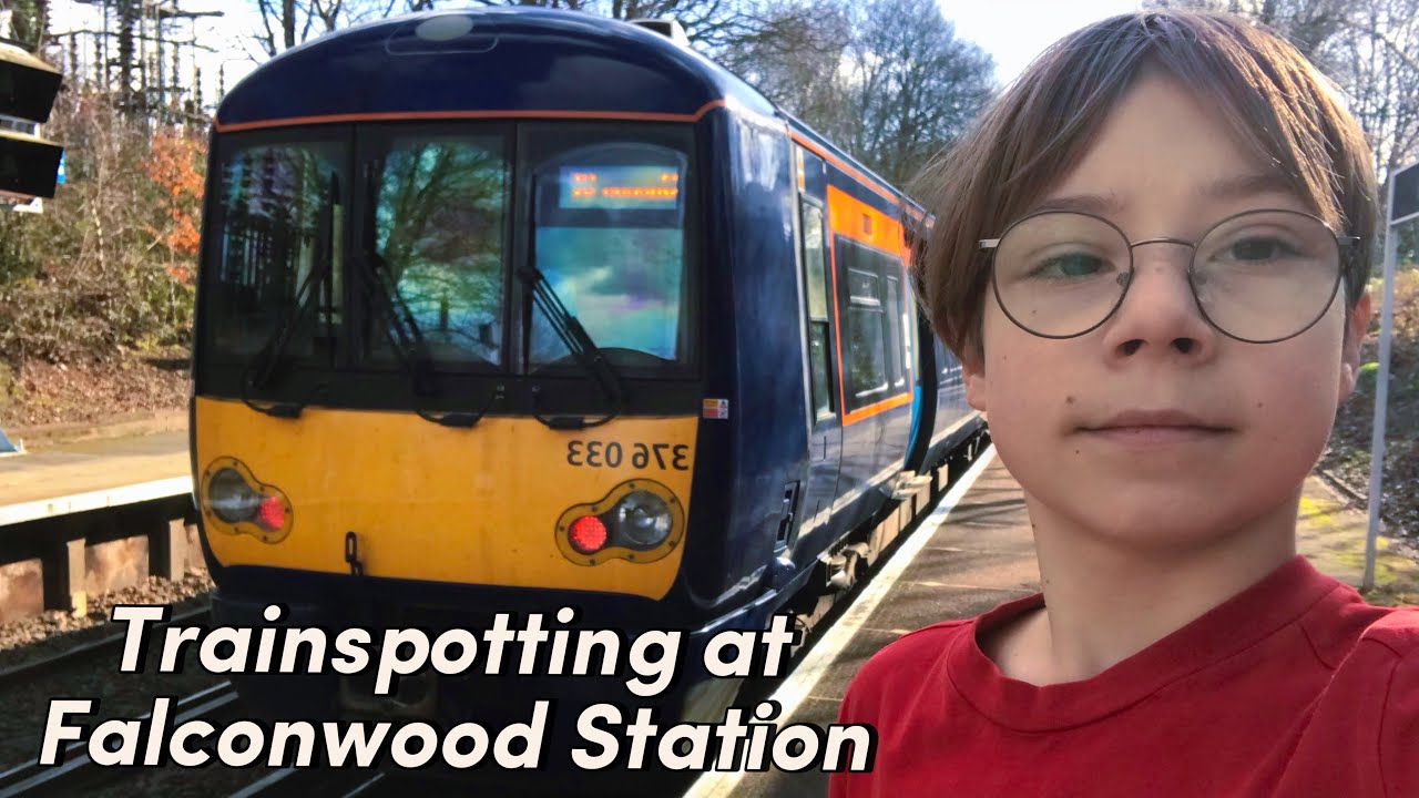 Trainspotting at Falconwood Station (very busy and lots of trains)
