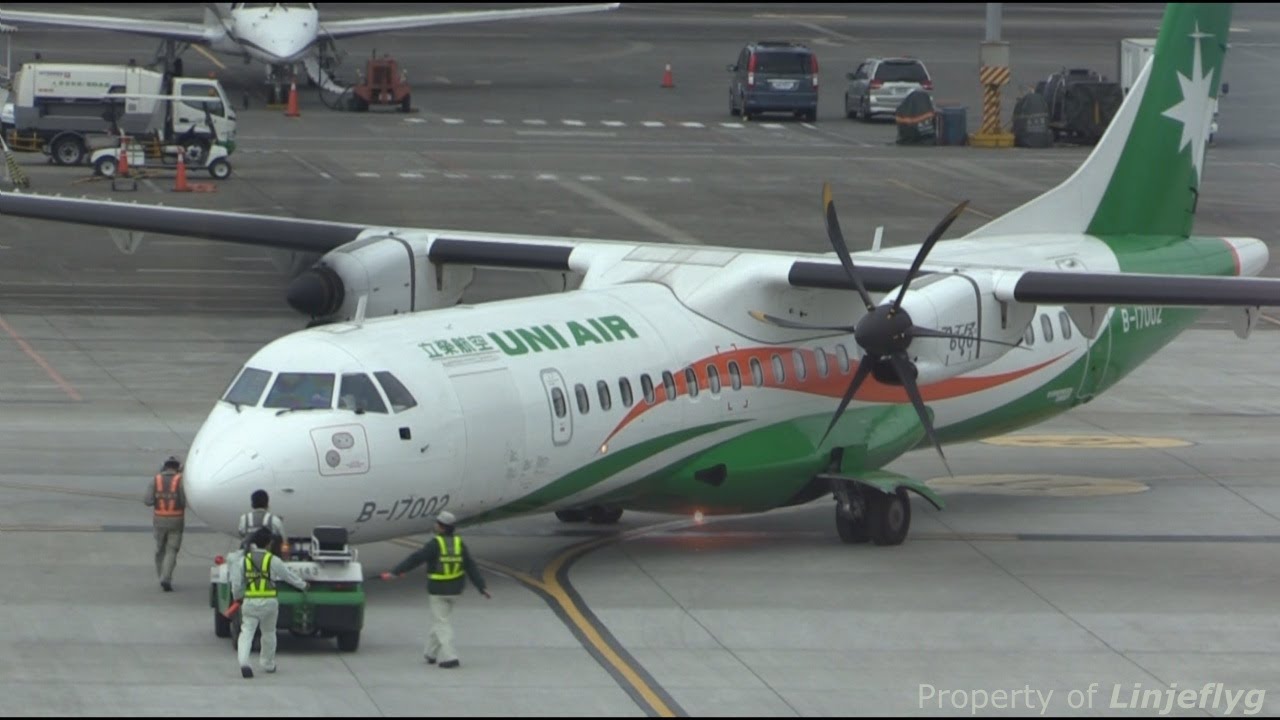 Push back & engine start of UNI AIR 立榮航空 ATR72-600@TSA B-17002