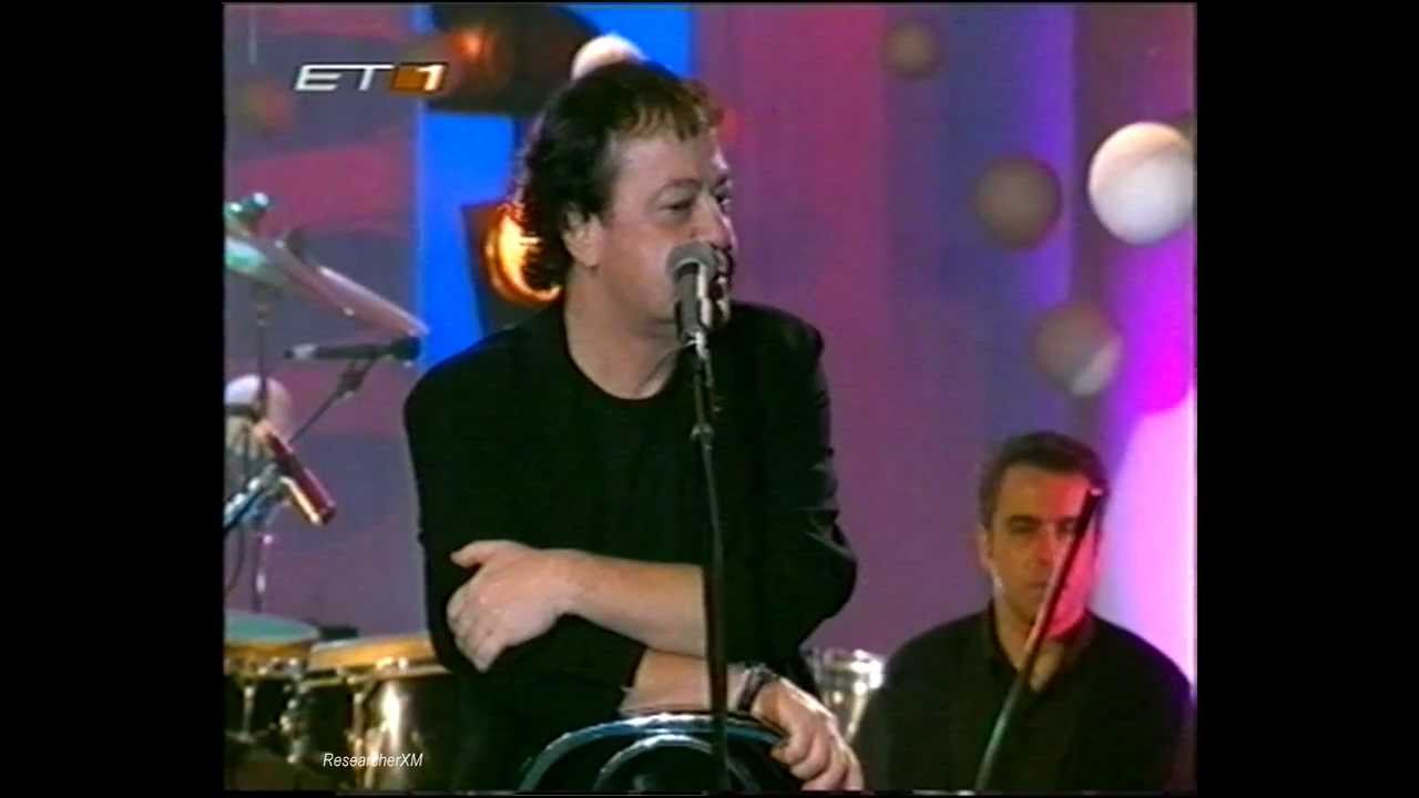 Dalaras & Parios - S' agapo giati eisai oraia (live)