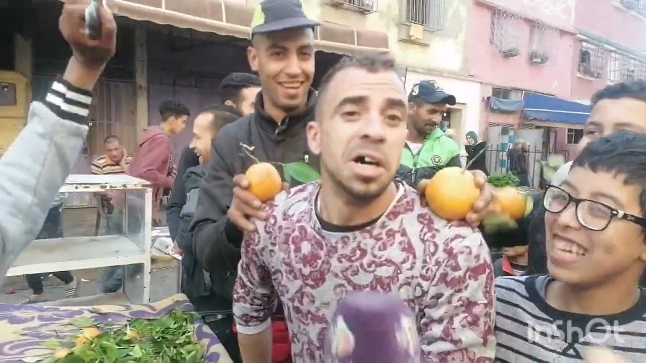 مكناس... باعة حي الوحدة المتجولون يناشدون الدوائر الأمنية و يعبرون عن سخطهم لوضعيتهم المزرية