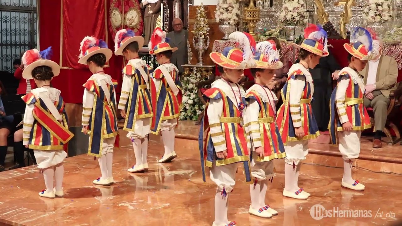 Los Nazarines le bailan a la Virgen de Valme