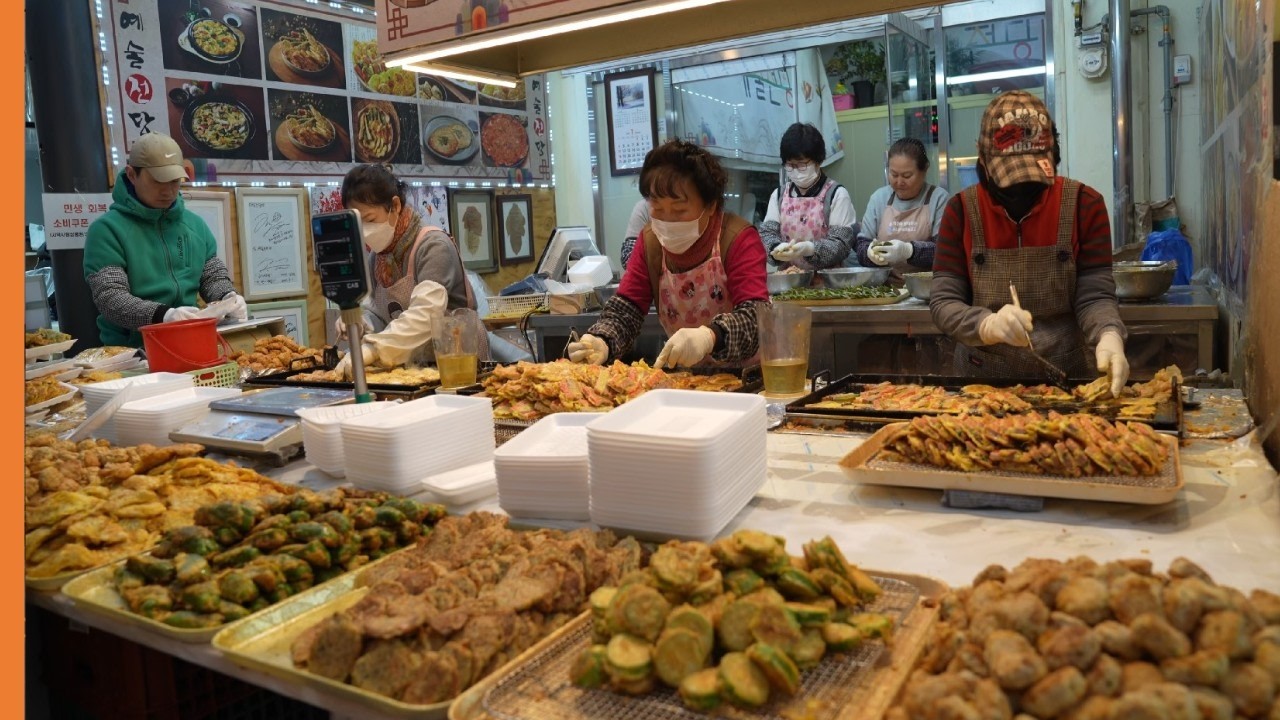 직원 10명도 부족, 불황에도 대박, 한국 길거리 음식, 육전, 깻잎전, 설날 음식/ Amazing korean traditional Jeon / korean street food