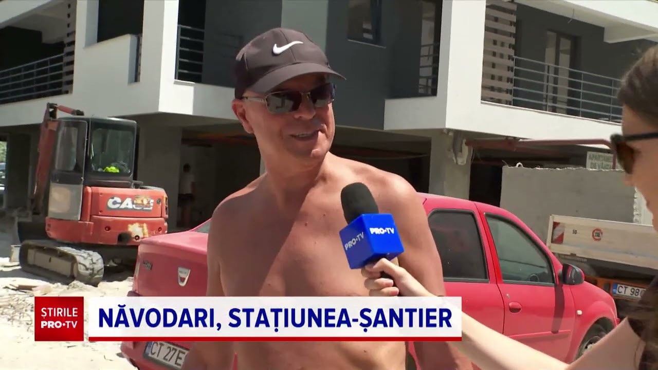 În Năvodari, turiștii fac adevărate slalomuri pentru a putea ajunge la plajă