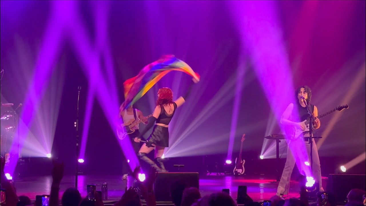 MUNA - I Know A Place (Live @ The Wiltern)