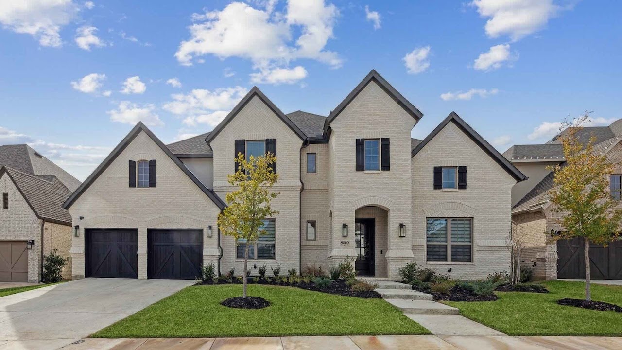 Luxury House For Sale In Little Elm Texas | $875,000 | 5 Beds | 4.1 Baths | 4372 Sq Ft | 2021