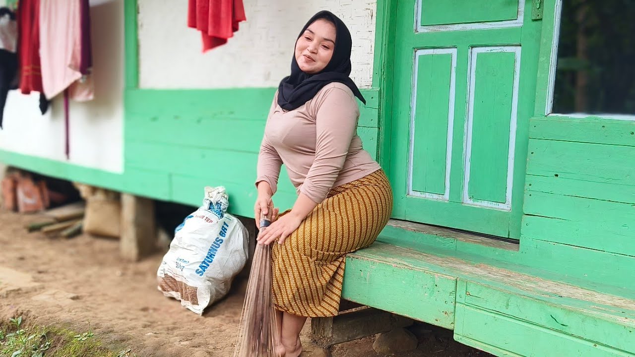 JANDA DESA INI TAK INGIN SENDIRI LAGI?!BERHARAP ADA LELAKI YANG TULUS CAPE SENDIRI