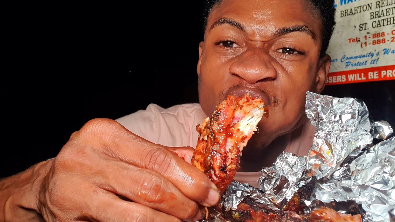 World’s Tastiest Chicken is found here!! Street Food DANGEROUSLY TOO GOOD!!