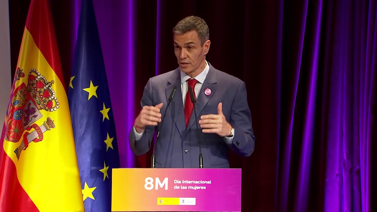 Sánchez clausura el acto institucional con motivo del Día Internacional de las Mujeres