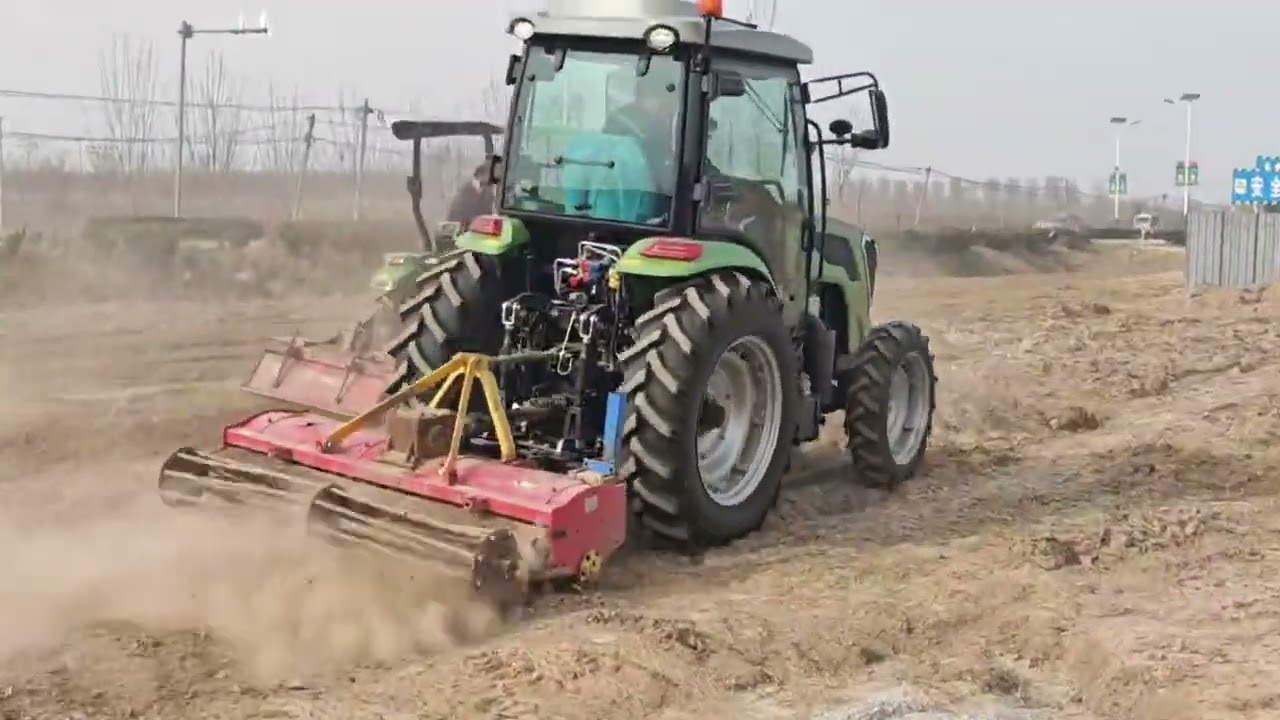 Customized Color China Agricultural Tractor from 25 HP to 260 HP