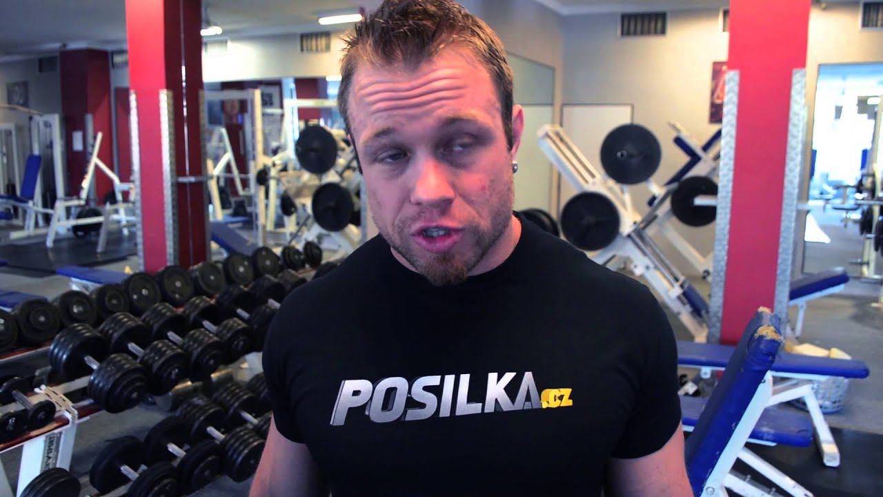 Posilka.cz - Filip Grznár - Ramena upažování s jednoručkami v předklonu