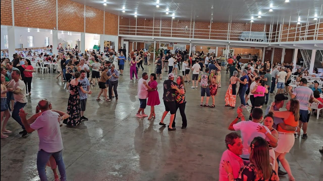 Grupo A3 no Clube do Carlinhos 02-03 Almoço Dançante