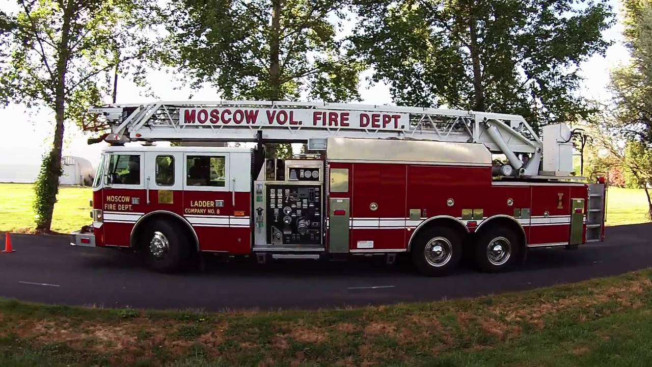 Company 8 running Ladder 28 through Cone Course