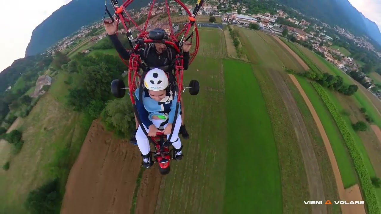 Laura trikein volo su Asolo TV