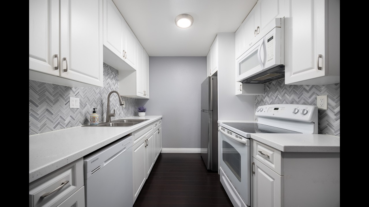 1000 MacArthur Blvd #11 Santa Ana, CA 92707 (U)
