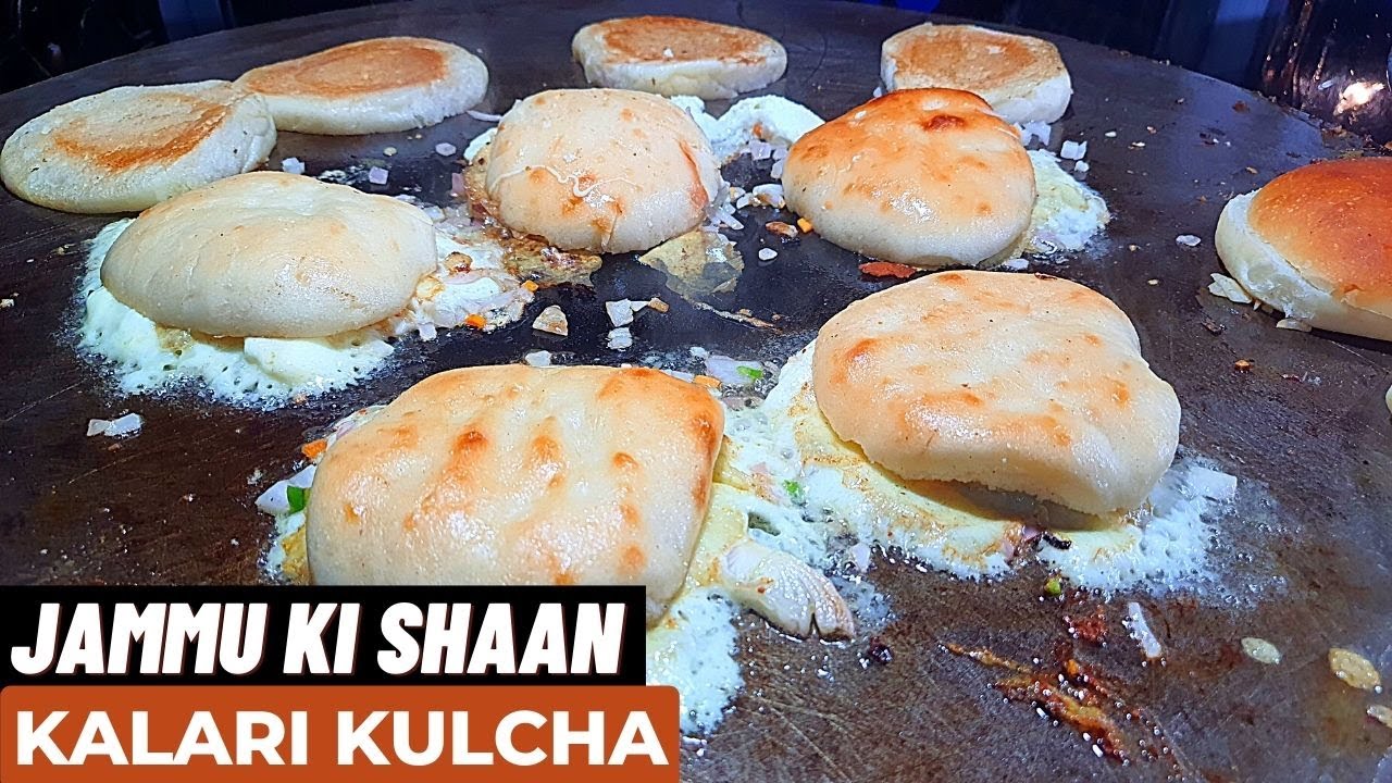 Kalari Kulcha in Jammu | Most Famous Street food of Jammu | Rakesh ji ka Kaladi kulcha