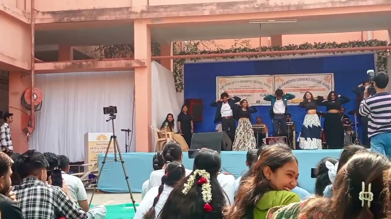 Awesome Dance Performance at Navjivan Arts Commerce College, Dahod 