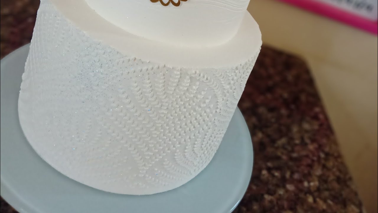 Bolo De Andar / Sobreposição De Bolo/Aplicação De Stencil/ Bolo Batizado/ Aplicação de Glitter #bolo