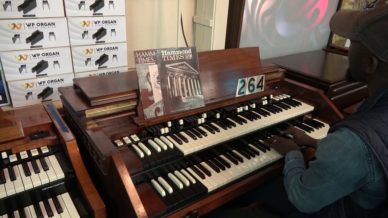 # 264 C3 Hammond with Leslie for sale by Keyboard Exchange International