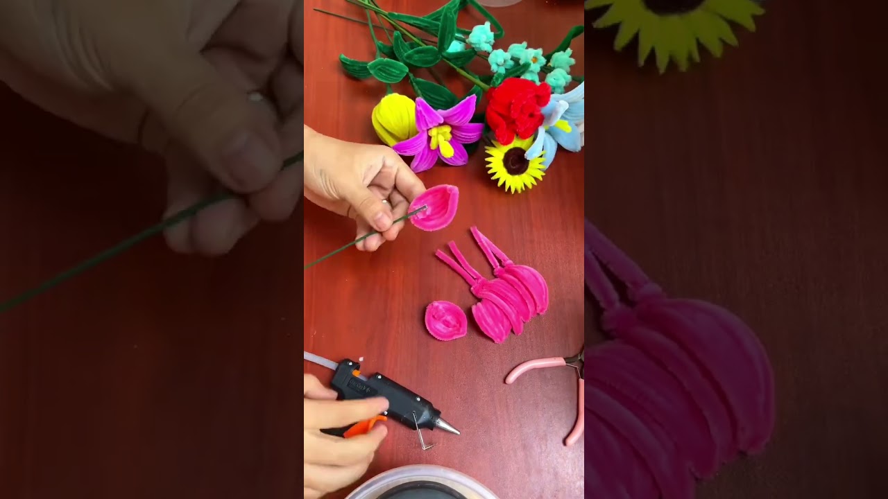 #handmade #pipecleanercrafts #tulipflower #tulips #myanmar