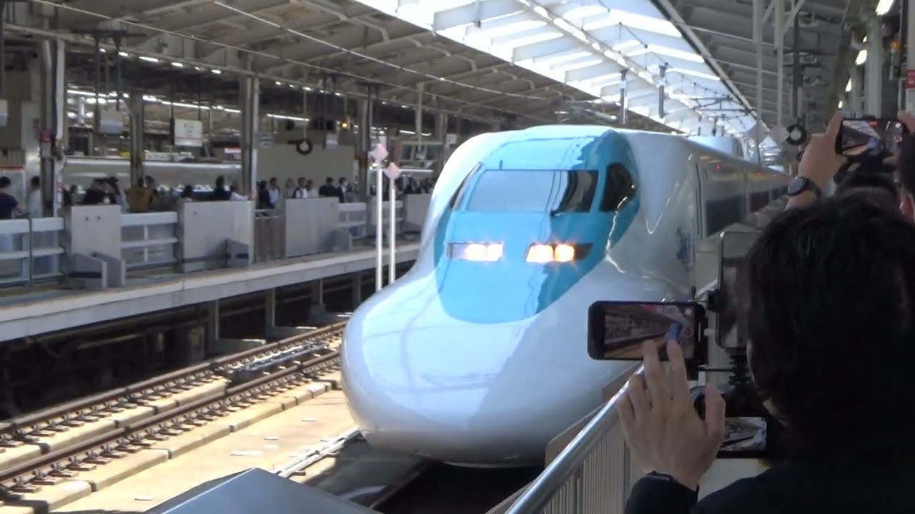 【デビュー初日！】ワンピース新幹線第2弾トニートニー・チョッパー号700系、新大阪駅発車シーン