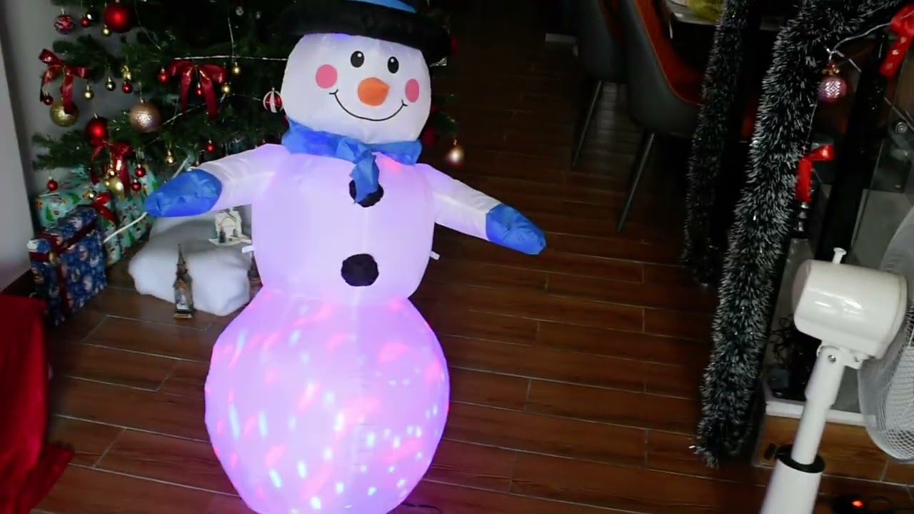 christmas inflatable  Snowman bleu scarf 4  feet tall  day  light an gian vietnam mre to come