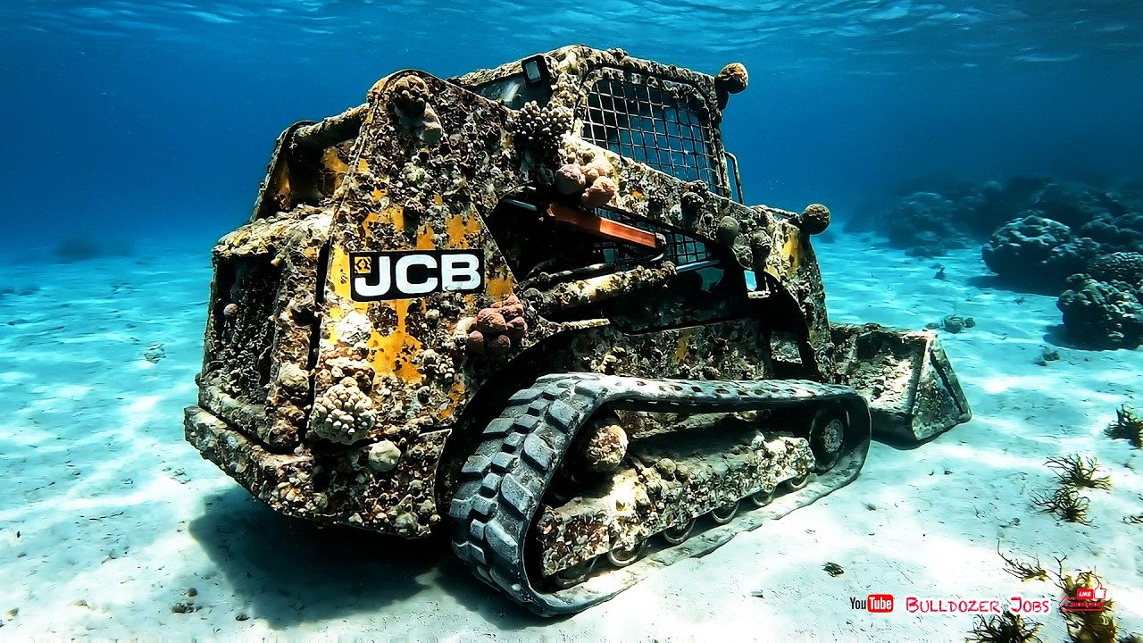Lifting a Lost Old JCB Teleskid Skid Steer Loader from the Deep Ocean – Full Restoration Journey