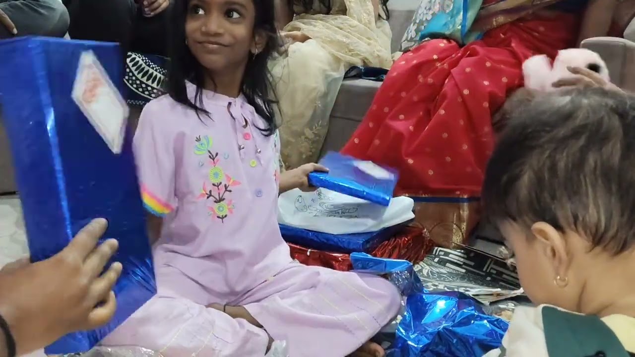 🎁 माझ्या बाळाचा Birthday Gift Unboxing | Cute Reactions & Surprises 🎁#unboxing #gift #moments #yt#
